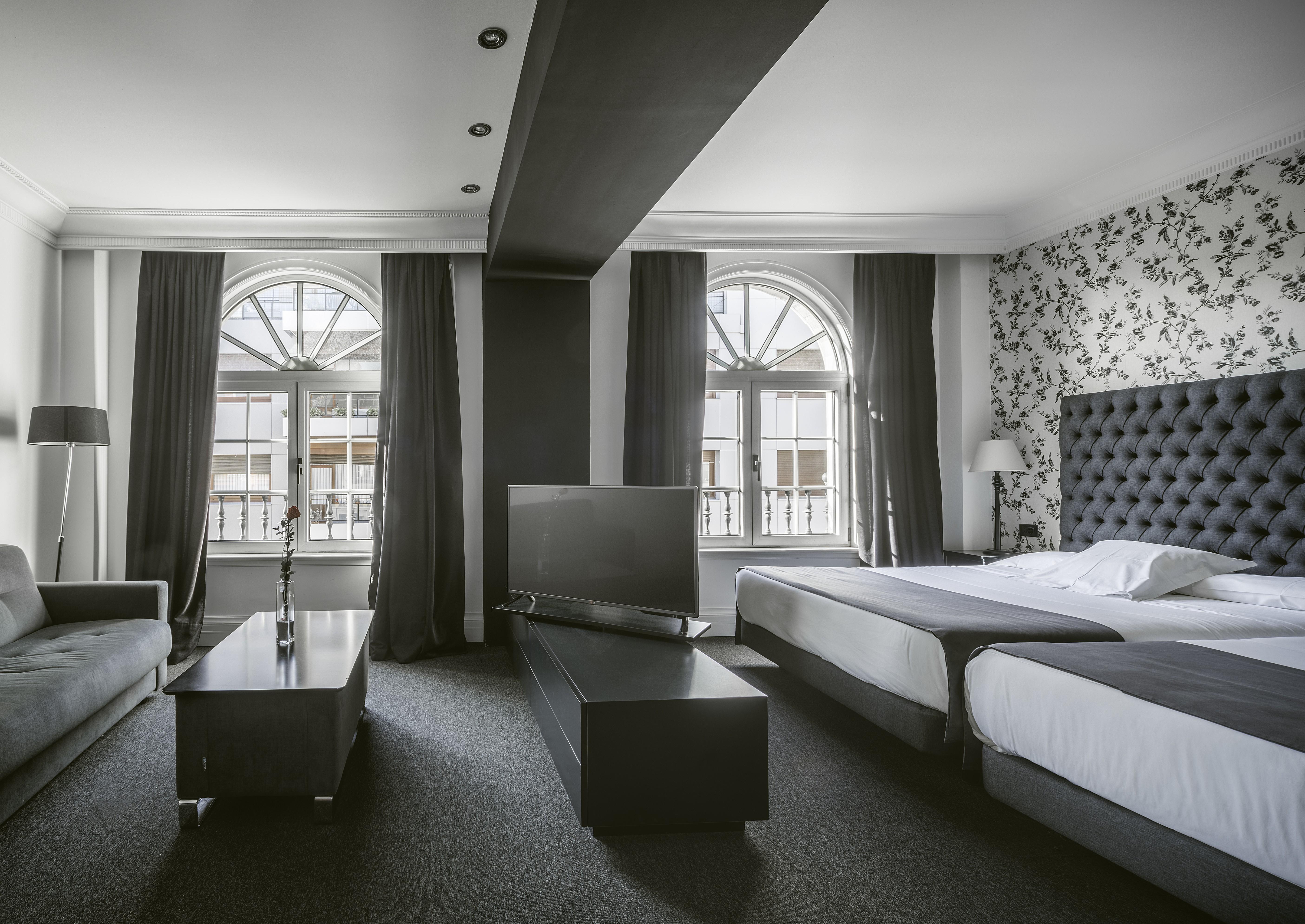 Hotel Lopez De Haro Bilbao Bagian luar foto