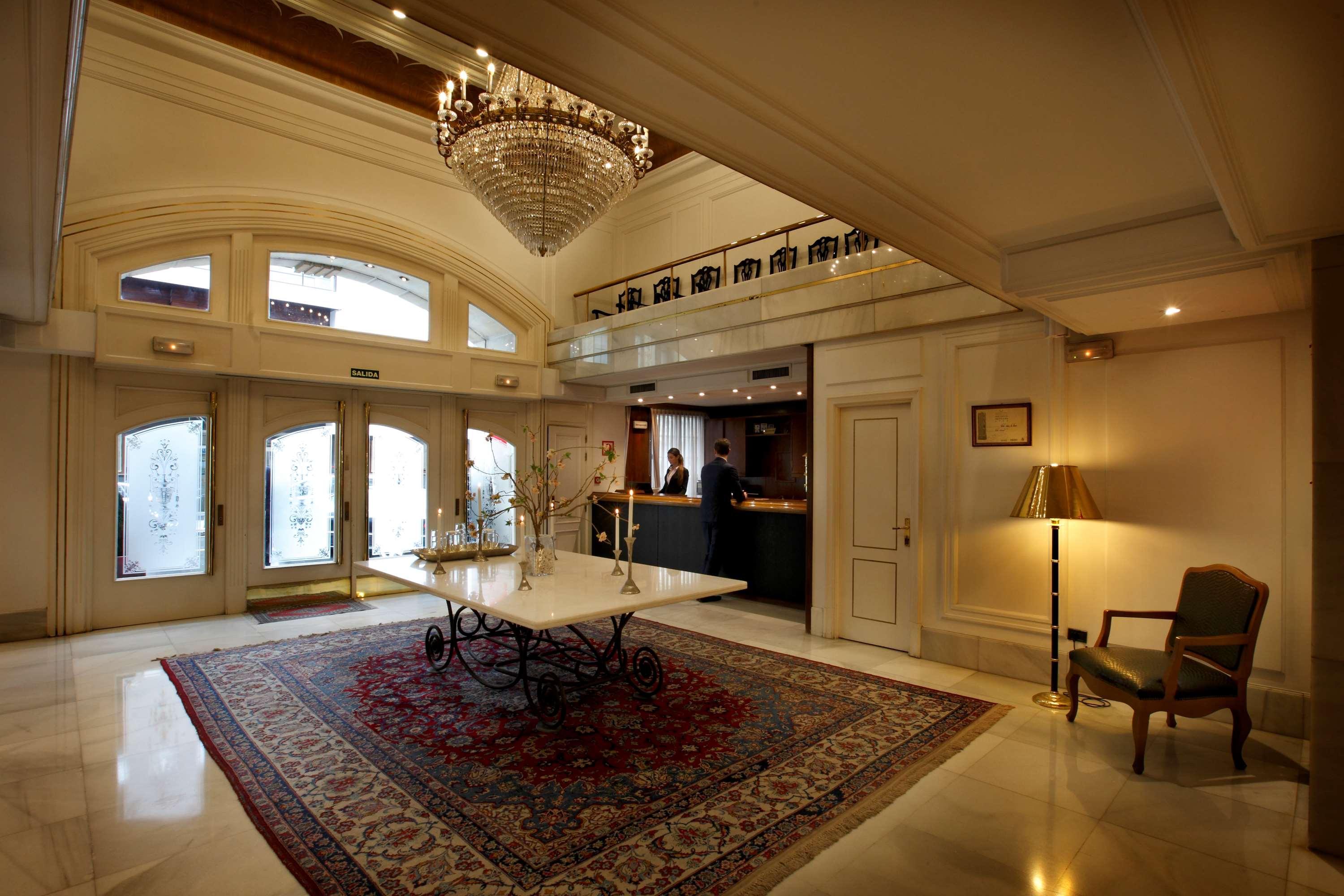 Hotel Lopez De Haro Bilbao Bagian luar foto The lobby of the hotel