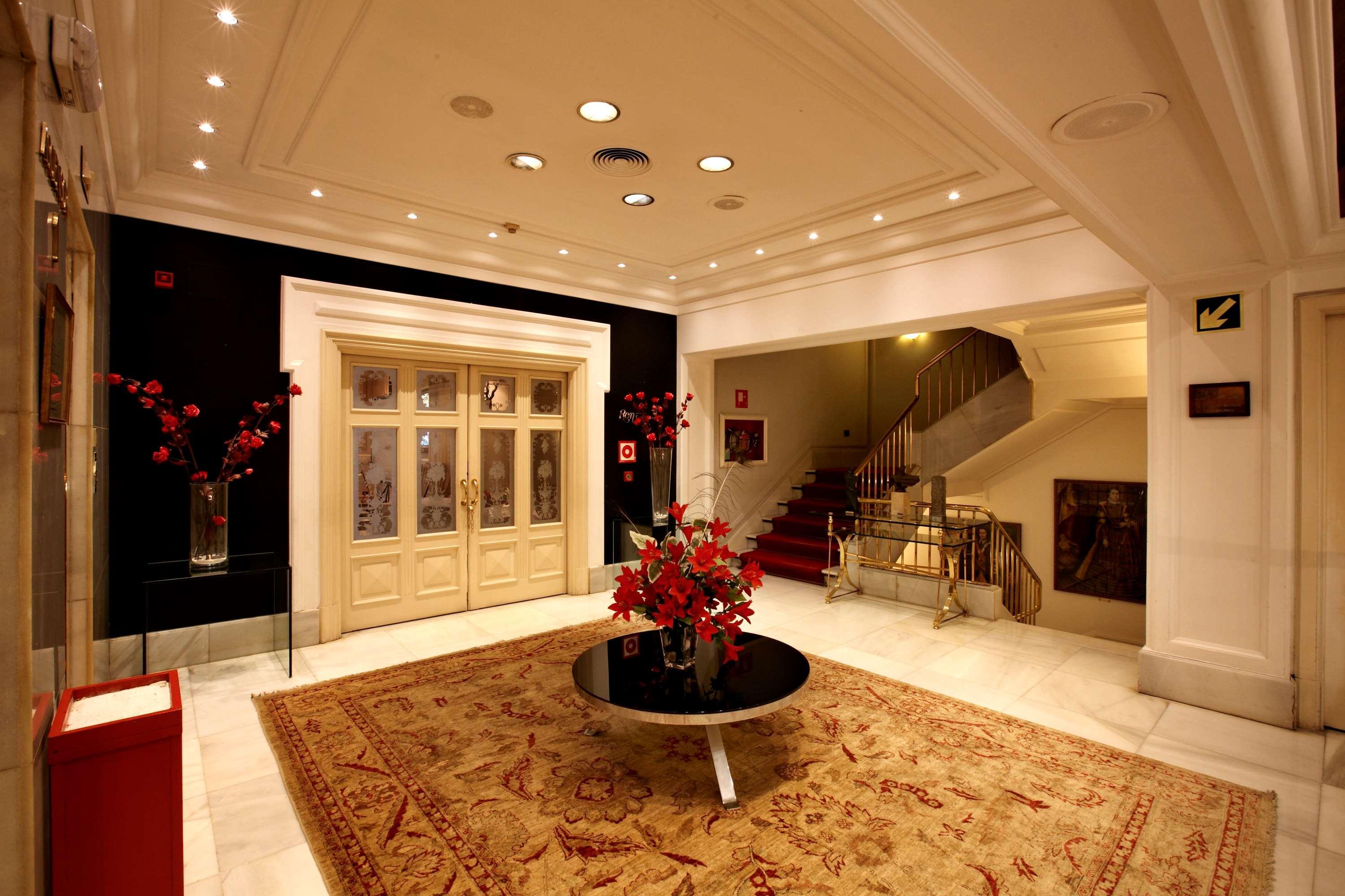Hotel Lopez De Haro Bilbao Bagian luar foto The lobby of the hotel