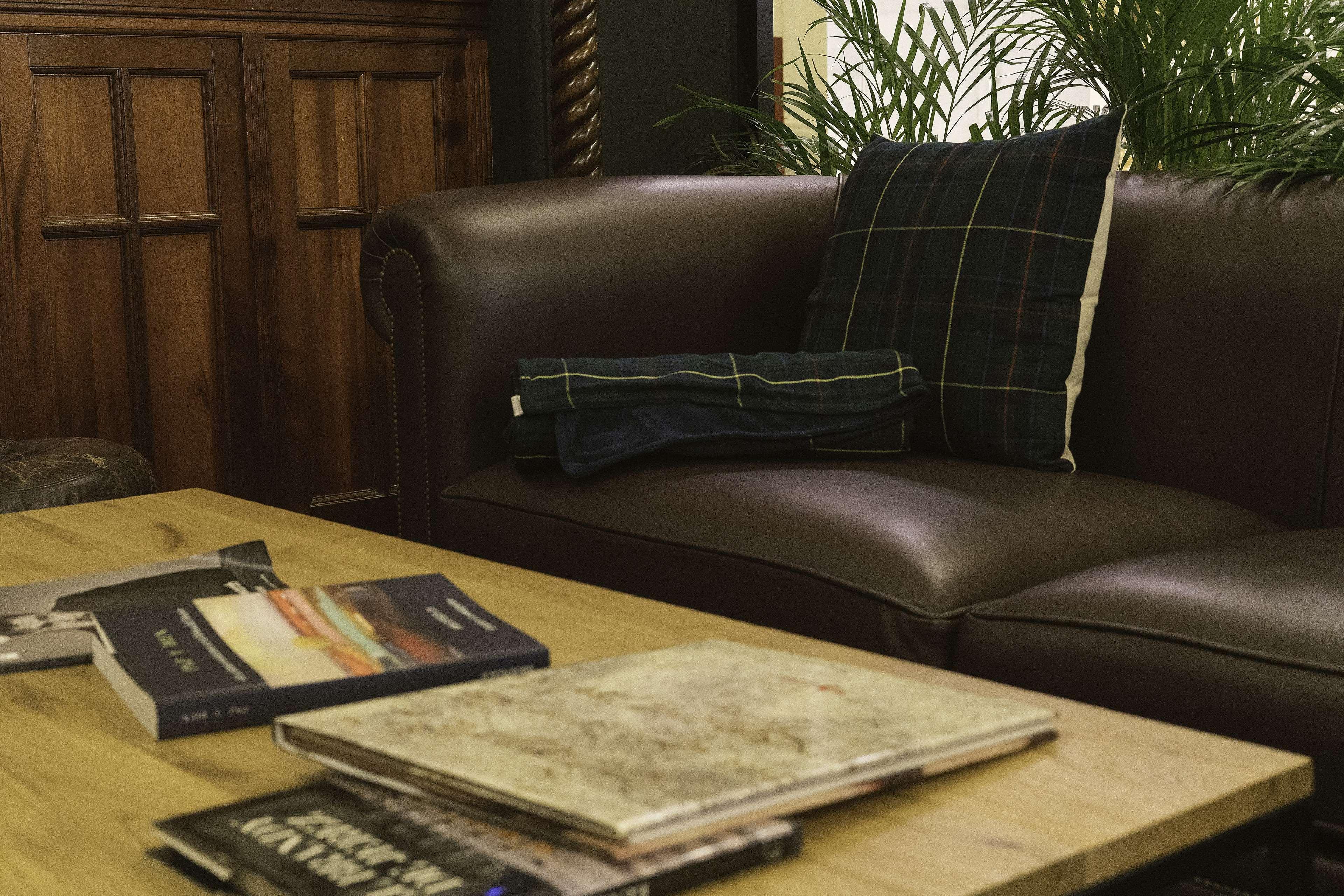 Hotel Lopez De Haro Bilbao Bagian luar foto A tartan blanket