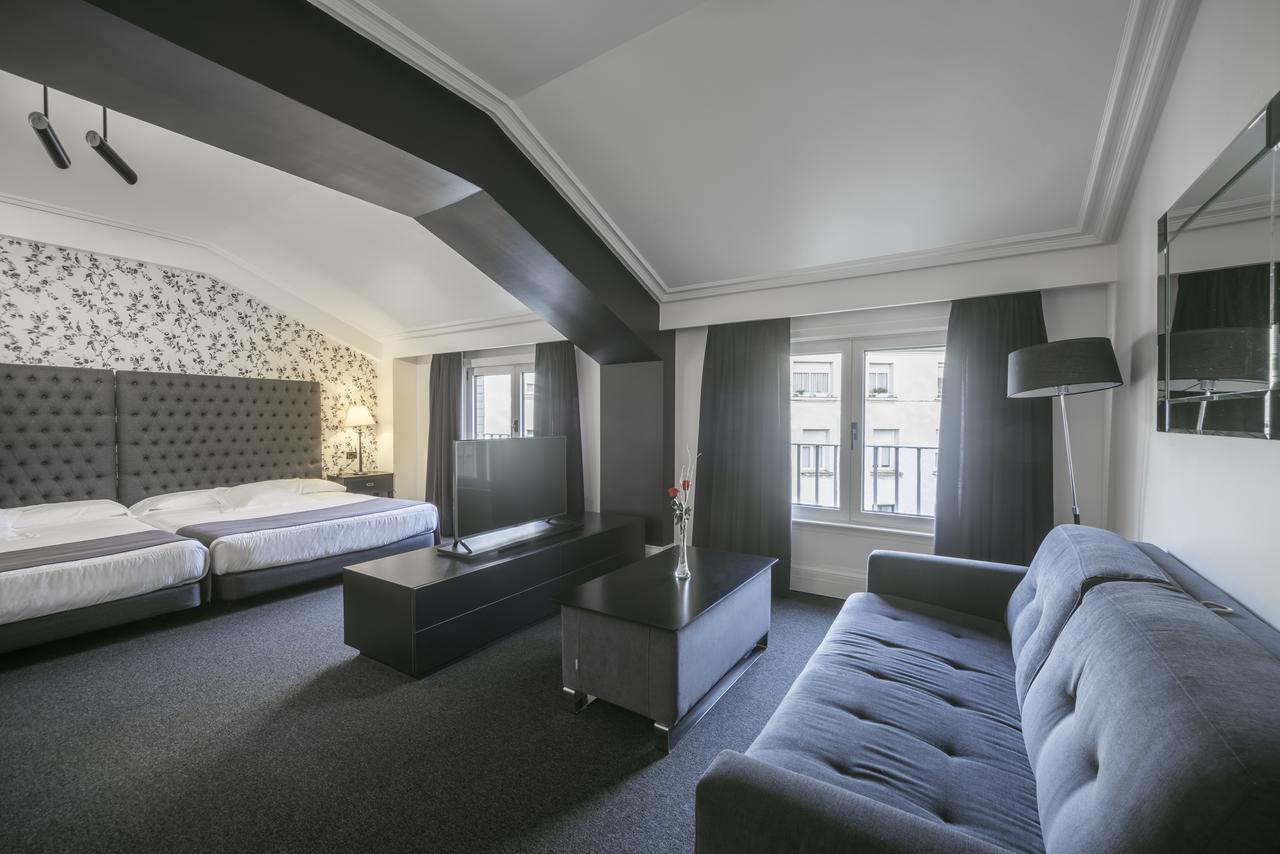 Hotel Lopez De Haro Bilbao Bagian luar foto Suite